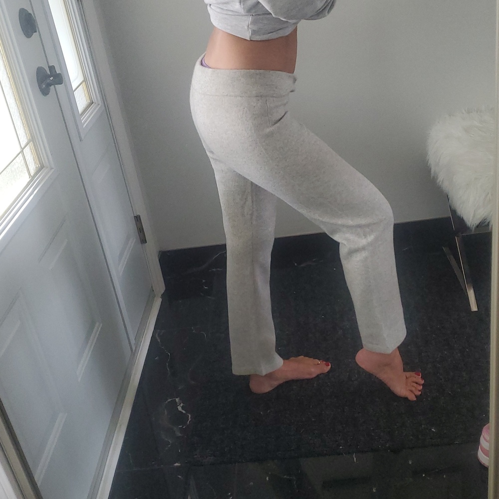 Neiman Marcus Gray 100% Cashmere Knit Classic Cropped Low Rise Lounge Pants - Picture 5 of 14